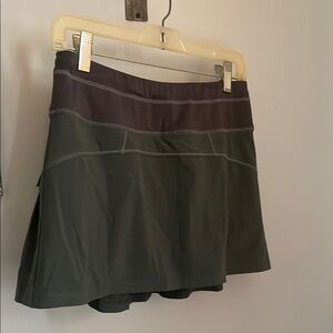 Stylish Grey/Black Pleated Skirt